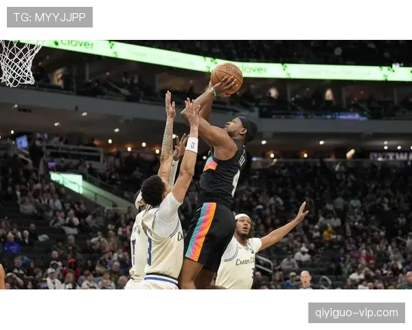 特伦特凭借高频接球投篮拉开空间缓解雄鹿首发进攻拥堵